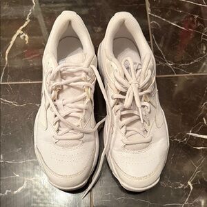 Women's White Nike Shoes for tennis